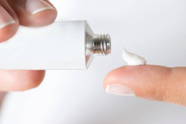 crema para tratar hongos en las uñas de los pies